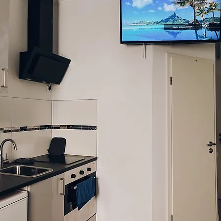 Appartement Neuwertiges Mit Schnellem Wlan, Glasfaser, Kostenlose Privatparkplatz Auch Fuer Transporter Geeignet R11