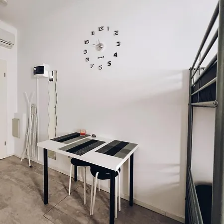 Appartement Neuwertiges Mit Schnellem Wlan, Glasfaser, Kostenlose Privatparkplatz Auch Fuer Transporter Geeignet R11 *