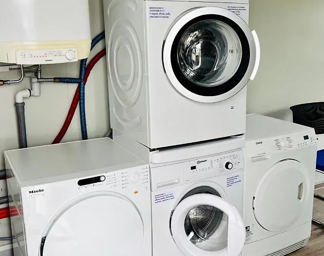 Appartamento Neuwertiges Mit Schnellem Wlan, Glasfaser, Kostenlose Privatparkplatz Auch Fuer Transporter Geeignet R11 *