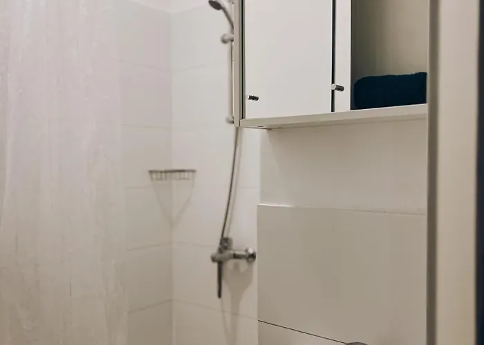 Appartamento Neuwertiges Mit Schnellem Wlan, Glasfaser, Kostenlose Privatparkplatz Auch Fuer Transporter Geeignet R11 *