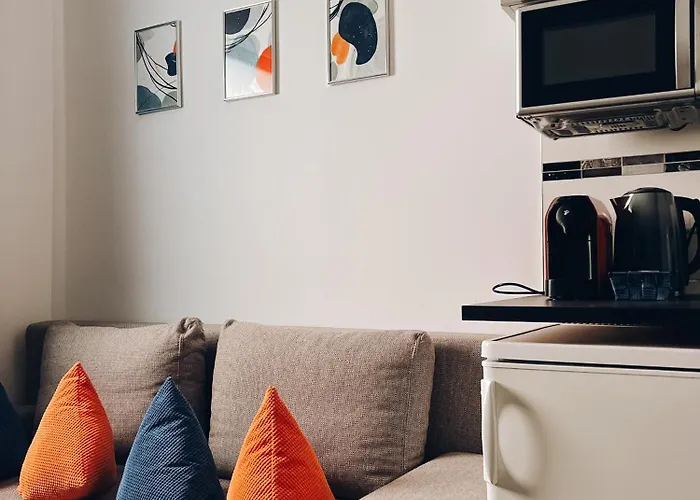 Neuwertiges Mit Schnellem Wlan, Glasfaser, Kostenlose Privatparkplatz Auch Fuer Transporter Geeignet R11 Appartamento *